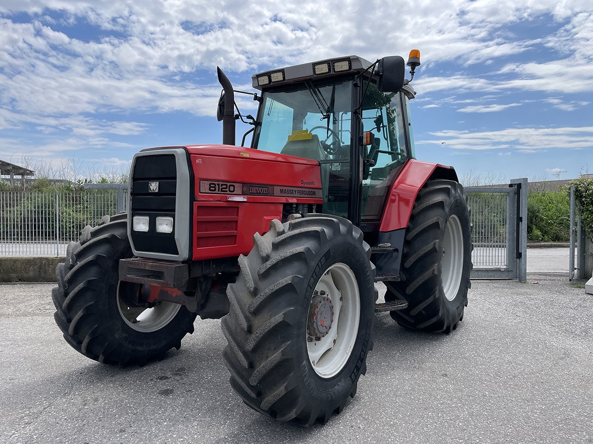 Massey Ferguson 8120 tractor 27.450 €