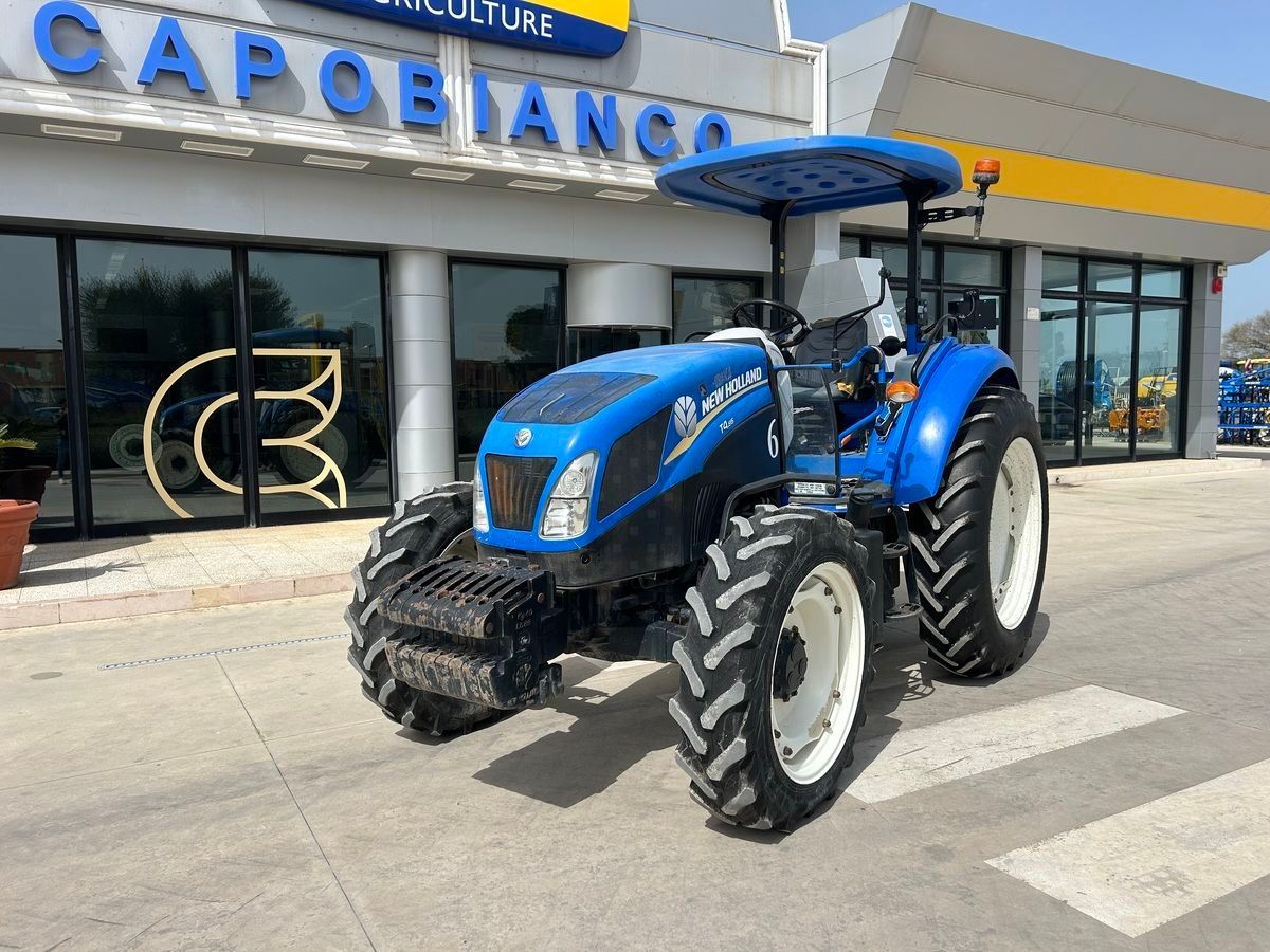 E-FARM: New Holland T4.85 - Tractor - id KH8RI4E - 18.000 € - Año: 2017 - Horas: 8200,Potencia del motor: 85,Italia