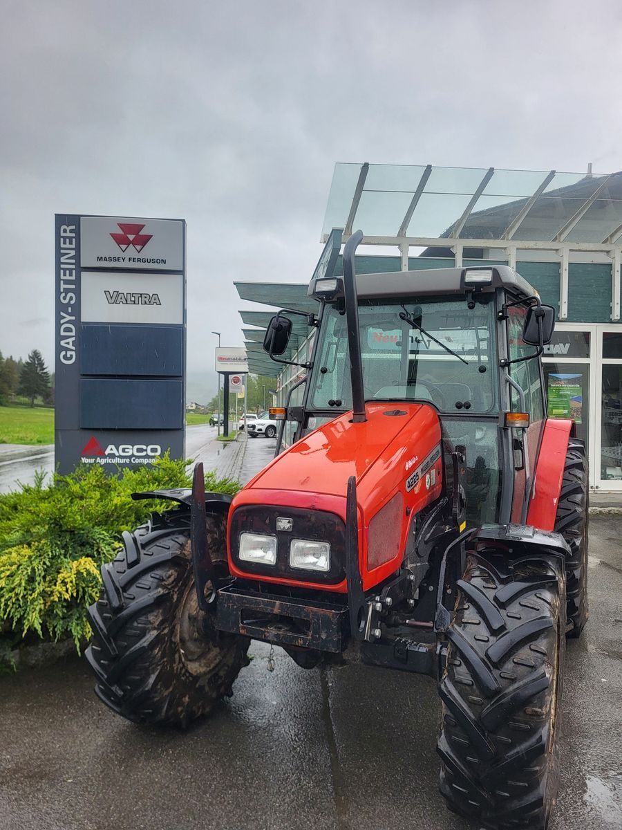 E-FARM: Massey Ferguson 4225-4 lp - Traktor - id FFCYWF8 - 26 106 € - Rok produkcji: 1999 - Motogodziny: 3000,Moc silnika: 65,Austria