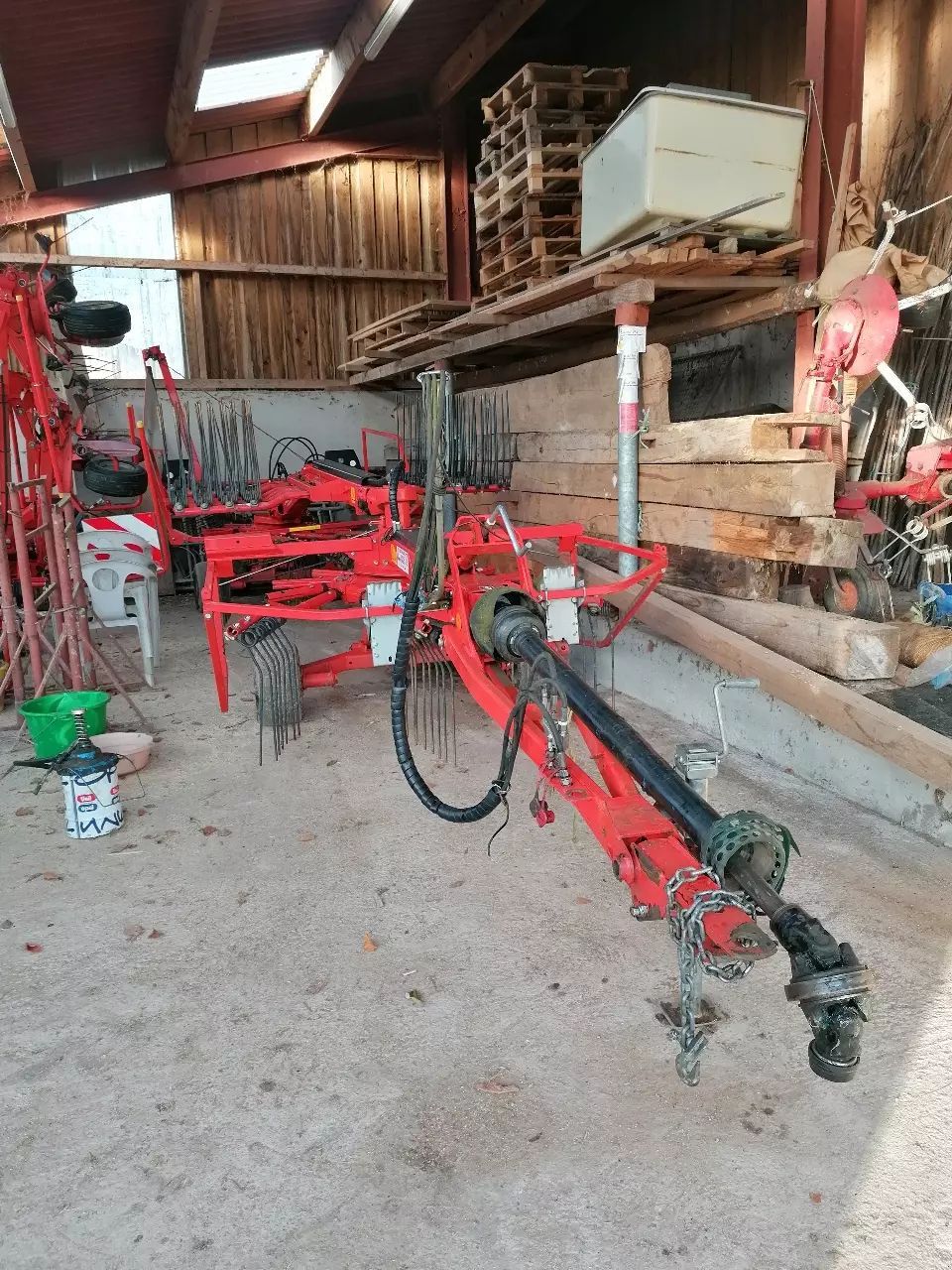 E-FARM: Kuhn GA 6632 - Andaineur - id G8CYLSI - 11 000 € - Année: 2016 - France