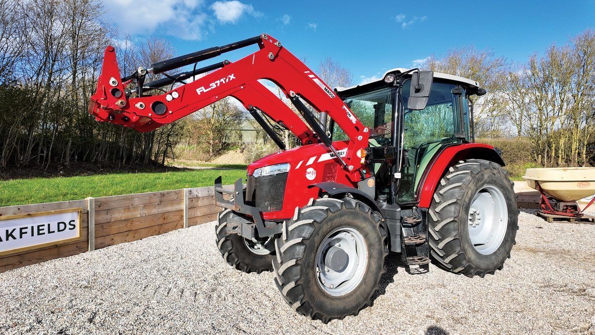 Massey Ferguson 5710 Tractor €37,848