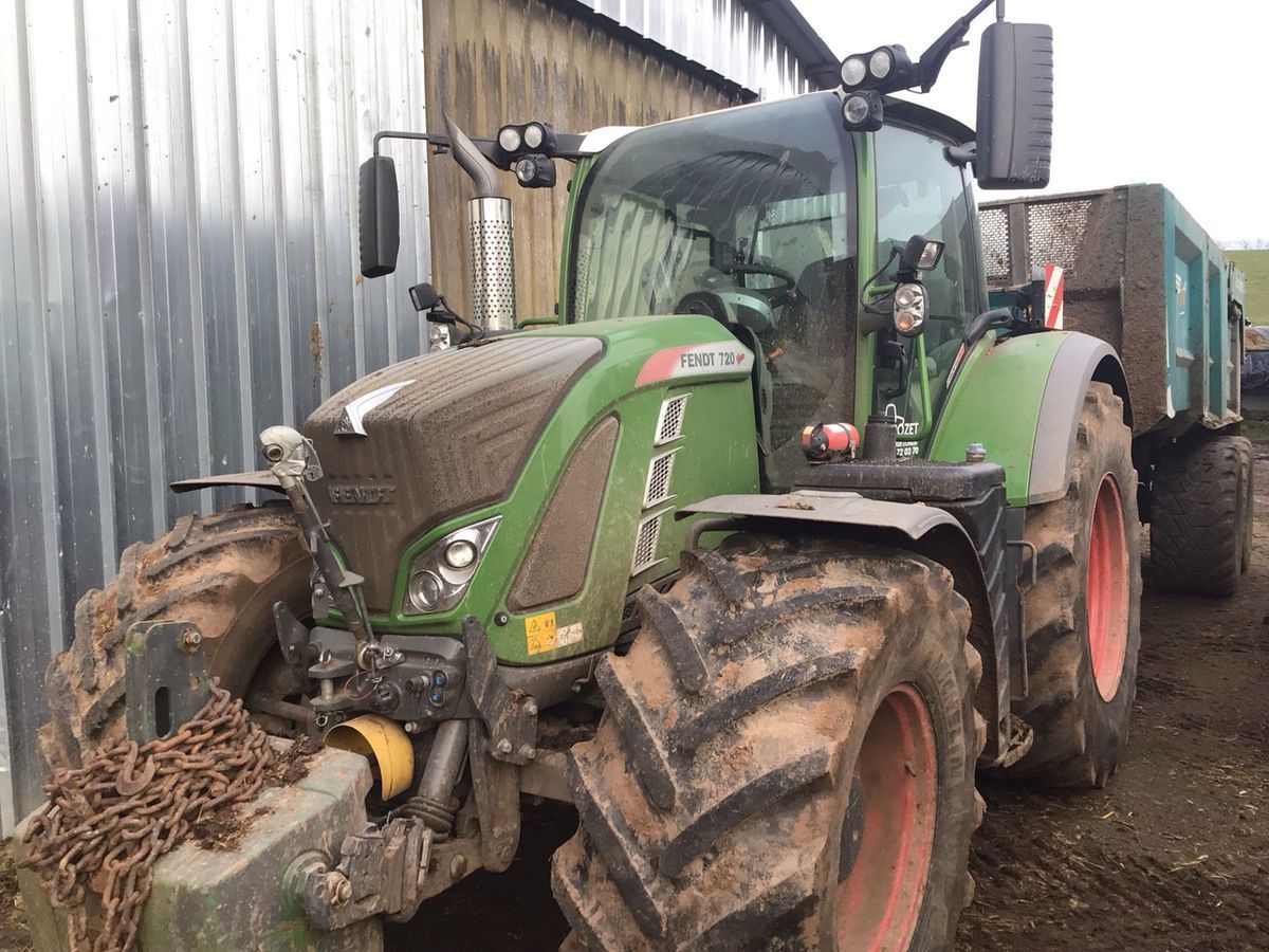 E-FARM: Fendt 720 Vario ProfiPlus - Tracteur - id 7P5CHSM - Année: 2020 - Lecture du nombre d'heure: 3 000,Puissance du moteur (chevaux): 200,France