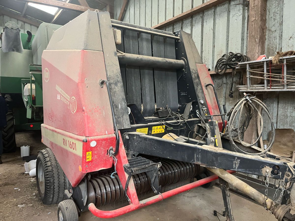 E-FARM: Vicon 1601 - Baler - id 61DGJ3R - €10,000 - Year of construction: 2015 - France