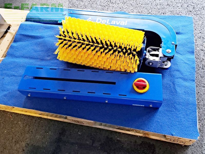 E-FARM: DeLaval mini schwingbürste msb - Animal husbandry equipment - id ZTRP7FQ - Austria