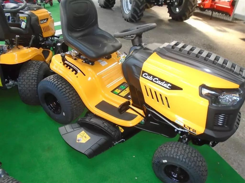 E-FARM: Cub Cadet lt2 ns92 - Lawn mower - id 4U6R56I - Year of construction: 2025 - Denmark