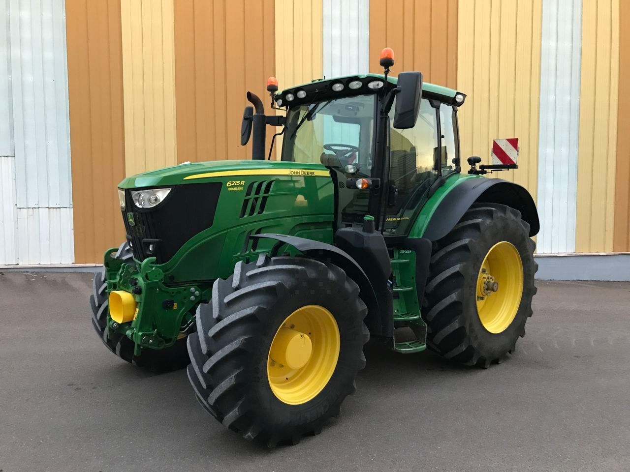 E-FARM: John Deere 6215 R - Трактор - id BZUUVXT - 149 000 € - Год выпуска: 2021 - Отработанные часы: 1 719,Мощьность двигателя: 215,Франция