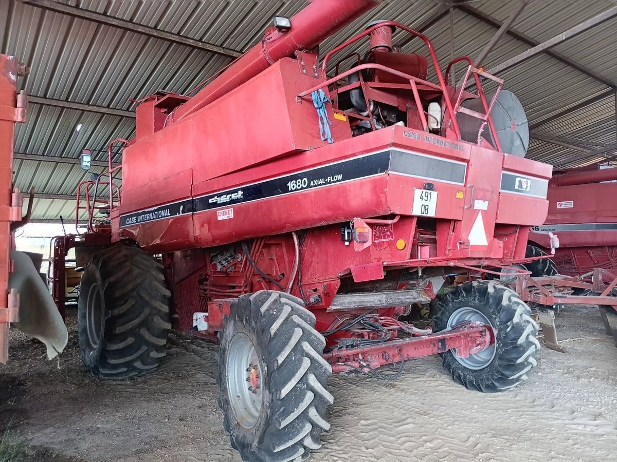 E-FARM: Case IH 1680 Axial - Moissoneuse-batteuse - id VIXDJ6Z - 30 000 € - Année: 1998 - Lecture du nombre d'heure: 4 700,France