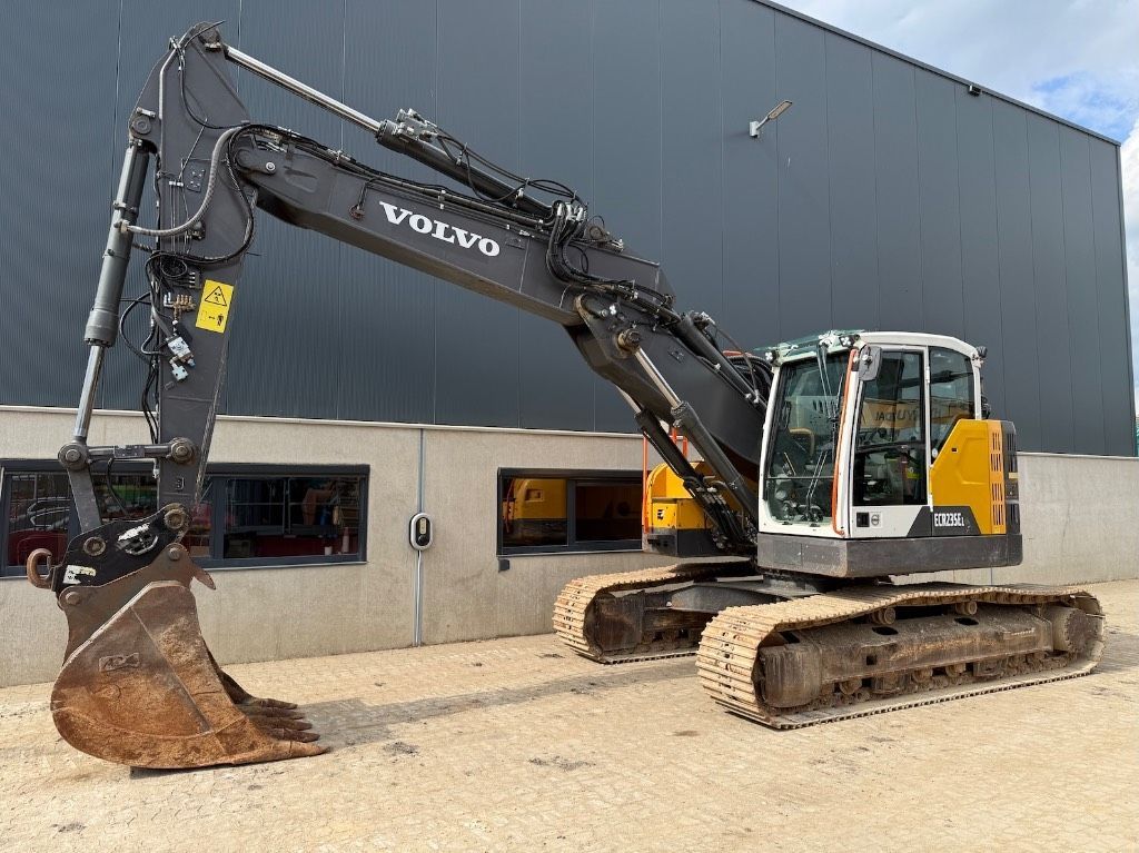 VOLVO ecr 235 el - ecr 235 - ecr235 Excavator pe șenile 62.500 EUR