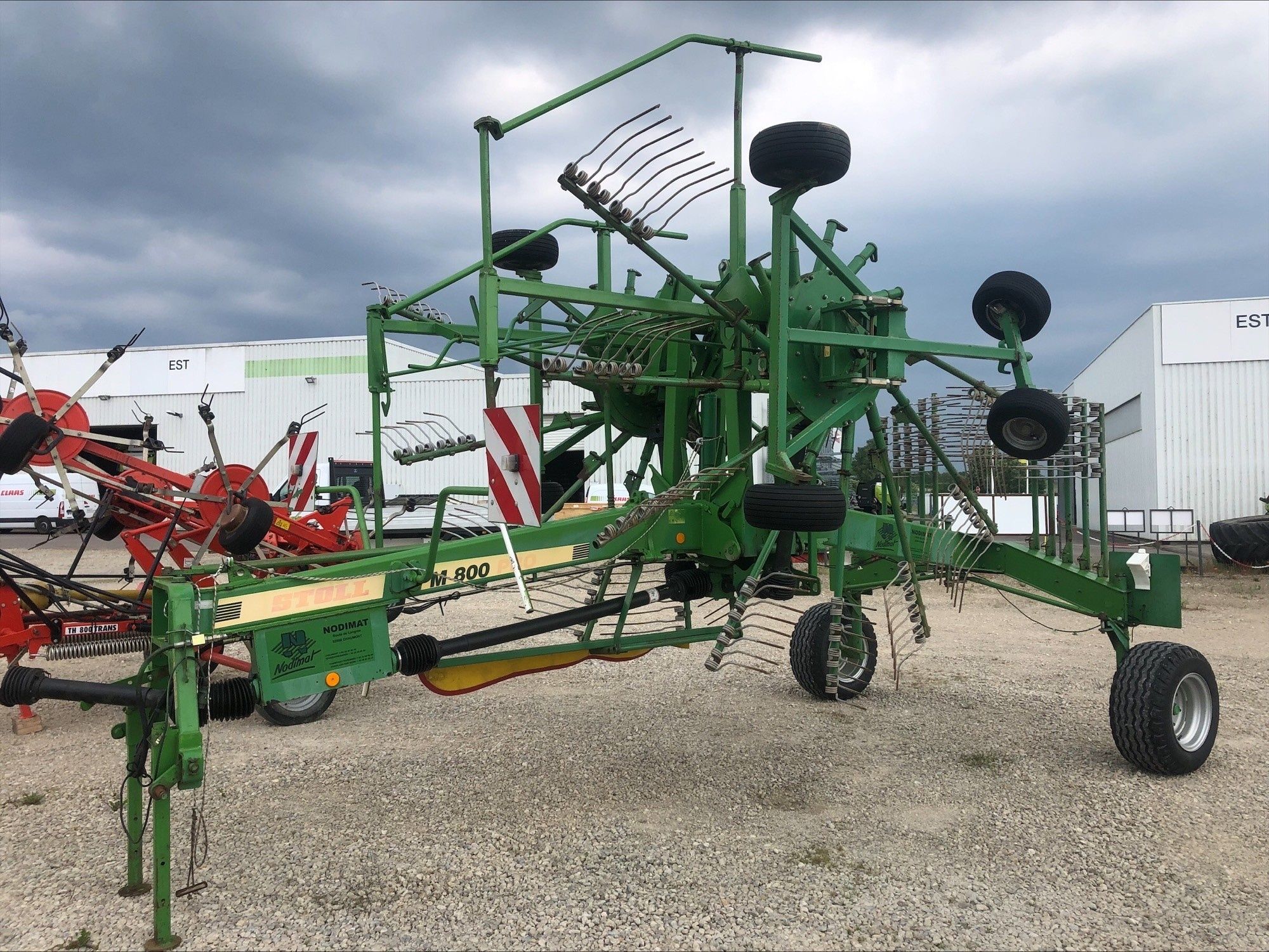 E-FARM: STOLL m 800 pro - Andaineur - id LJ2DRRH - 5 900 € - Année: 2005