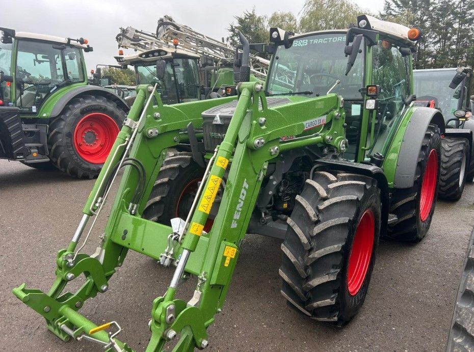 Fendt 211 Vario Traktor 88.242 €