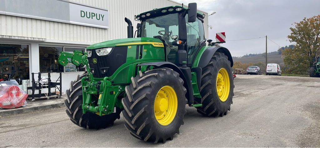E-FARM: John Deere 6R 250 - Tractor - id PB2DTKG - €172,000 - Year of construction: 2022 - Engine hours: 1,100,Engine power (HP): 250,France