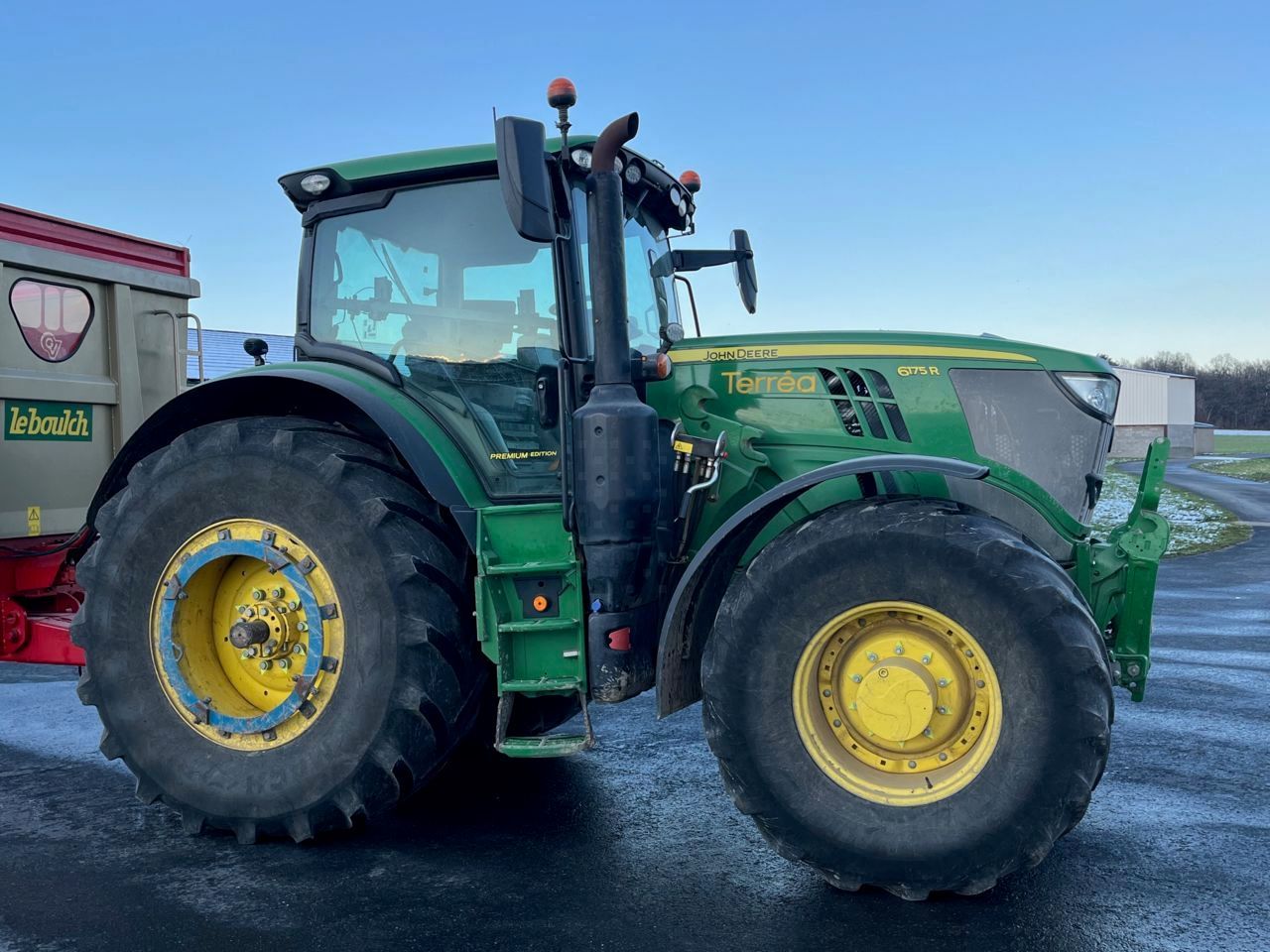 John Deere 6175 R Tractor €89,000