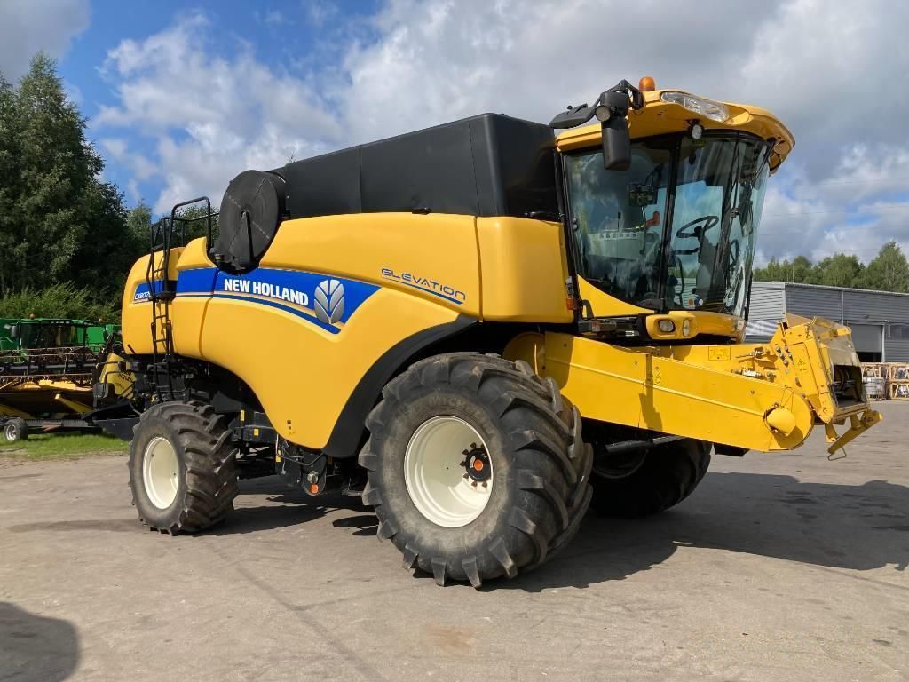 E-FARM: New Holland CX 8070 - Cosechadora - id U5XZL4N - 125.000 € - Año: 2015 - Horas: 1369,Letonia