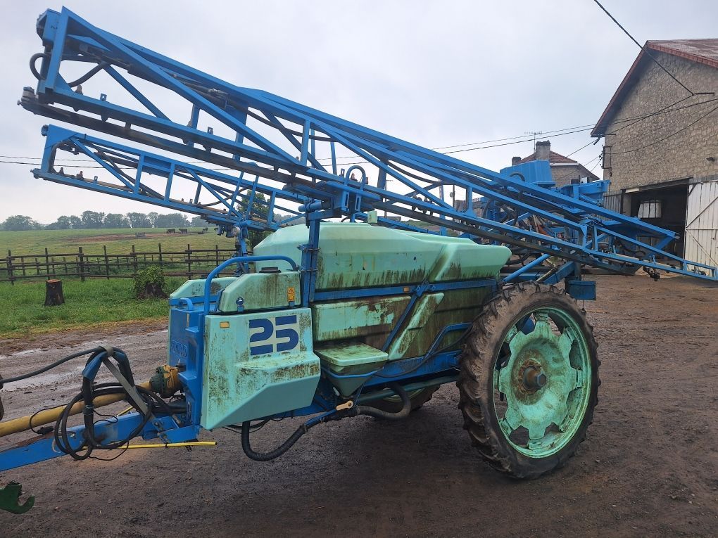Berthoud racer 25 Opryskiwacz 6000 €