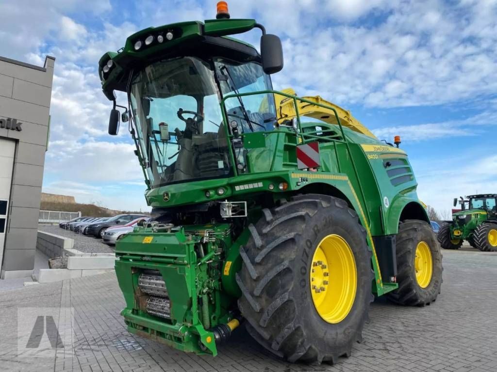 John Deere 8400 Self propelled forage harvester