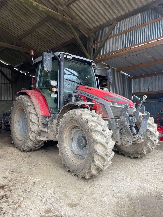 E-FARM: Massey Ferguson 5S.125 - Traktor - id 6HXPSLC - 87.000 € - Baujahr: 2023 - Abgelesene Motorstunden: 800,Motorleistung (PS): 125,Frankreich