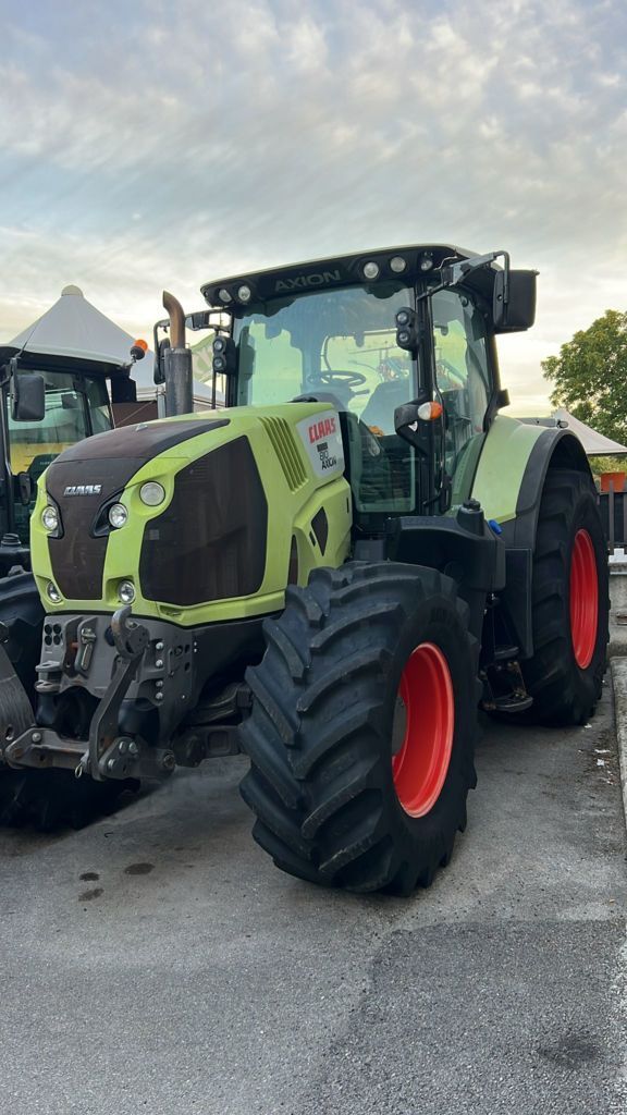 Claas Axion 810 Tracteur