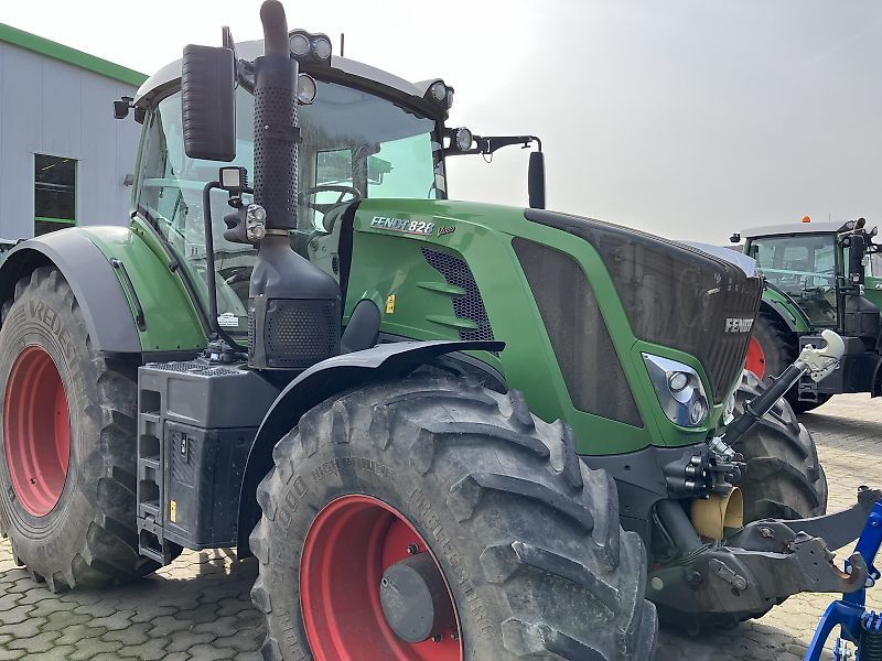 E-FARM: Fendt 828 Vario - Tractor - id KQUPFYJ - €85,000 - Year of construction: 2017 - Engine hours: 7,917,Engine power (HP): 280,Germany