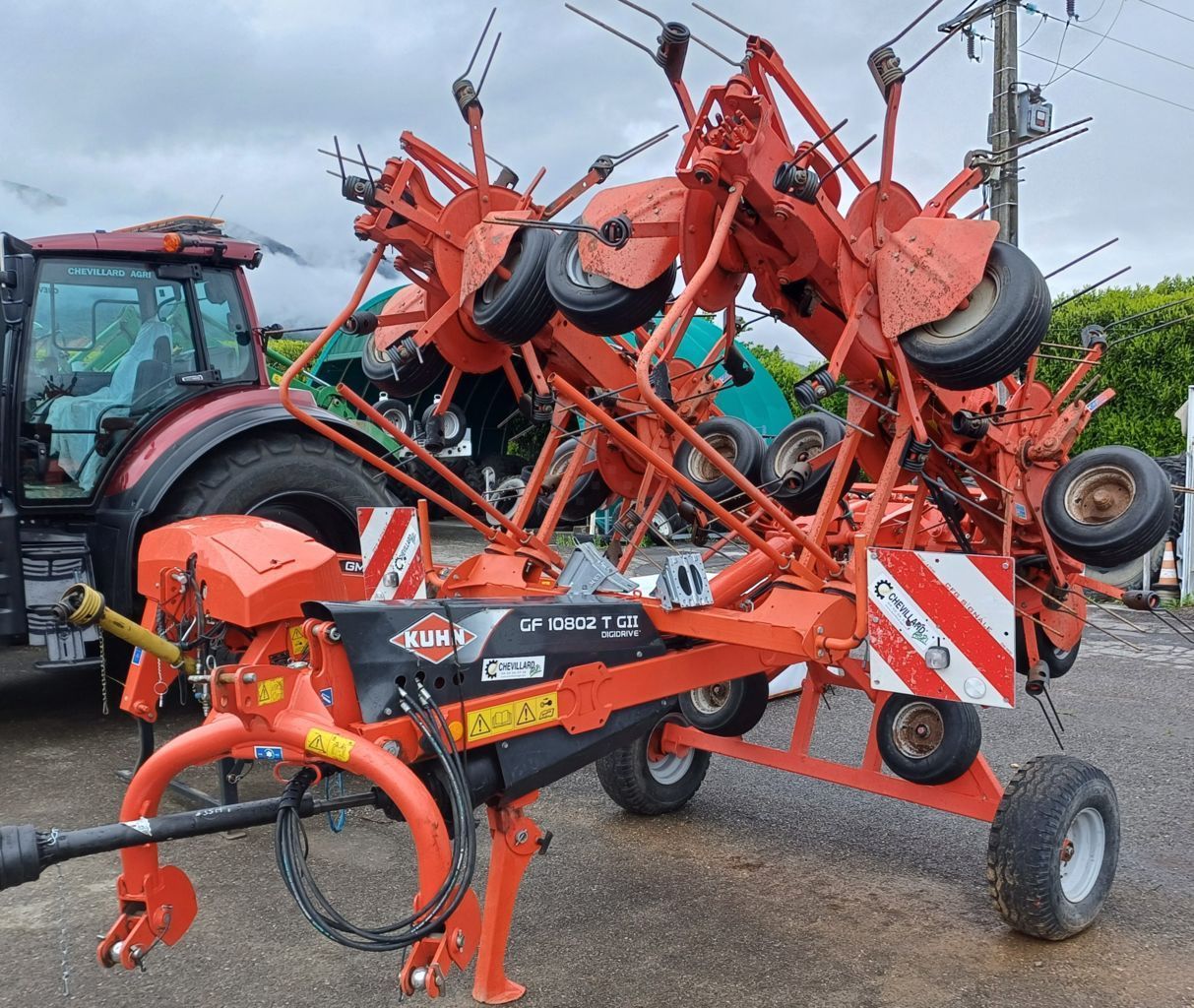 E-FARM: Kuhn GF 10802 T - Tedder - id SZISGKA - €10,800 - Year of construction: 2013 - France
