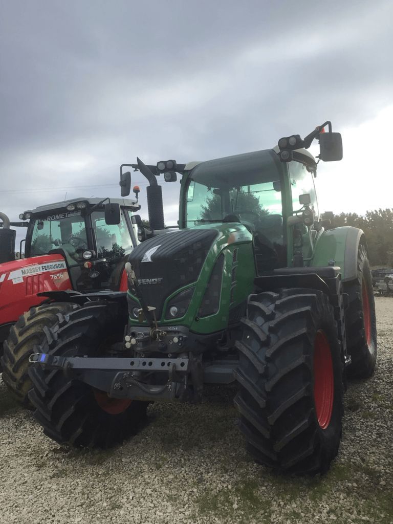 E-FARM: Fendt 716 Vario - Trattore - id GR7EW4E - 90.000 € - Anno di costruzione: 2015 - Ore: 4.806,Potenza del motore: 160,Francia