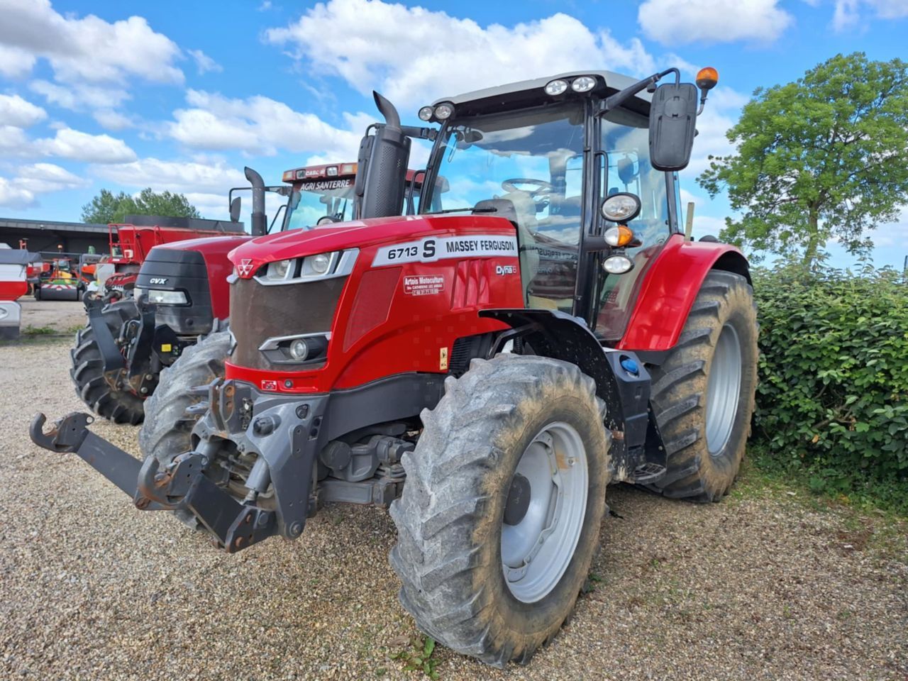 E-FARM: Massey Ferguson 6713 - Traktorius - id F4GDBID - 55 000 € - Gamybos metai: 2016 - Variklio darbo valandos: 4 500,Variklio galia (AG): 130,Prancūzija
