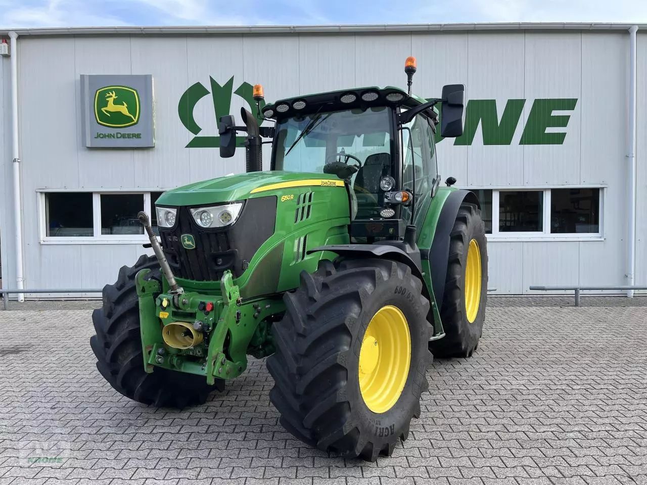 John Deere 6150 R Tractor €67,500