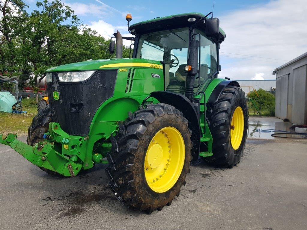 E-FARM: John Deere 7215 R - Tracteur - id YXF444M - 70 000 € - Année: 2013 - Lecture du nombre d'heure: 6 234,Puissance du moteur (chevaux): 215,France