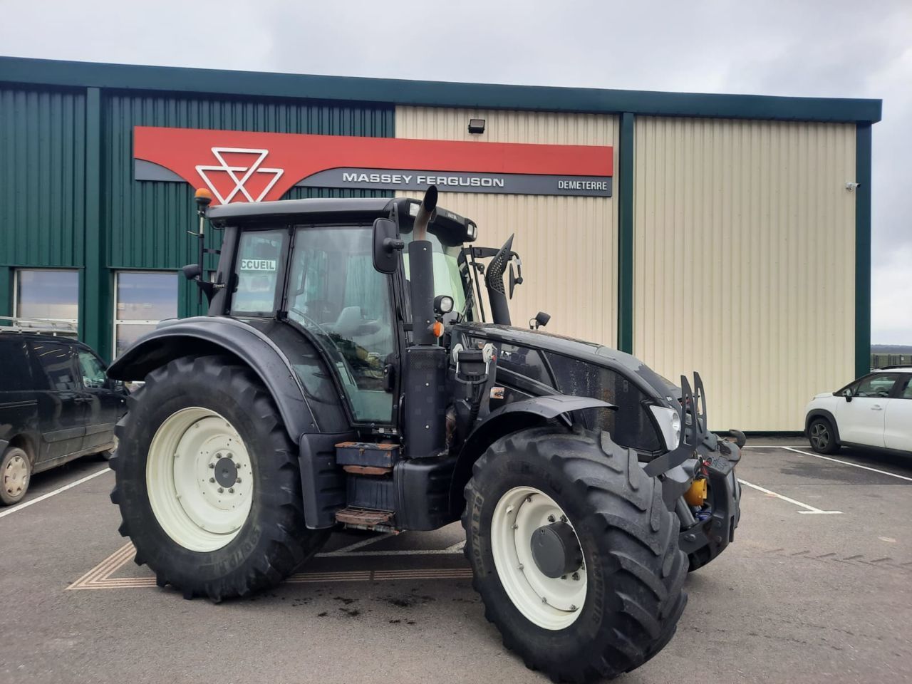 E-FARM: Valtra N163 Direct - Traktor - id SE2VHXR - 50 000 € - Rok produkcji: 2014 - Motogodziny: 5360,Moc silnika: 163,Francja