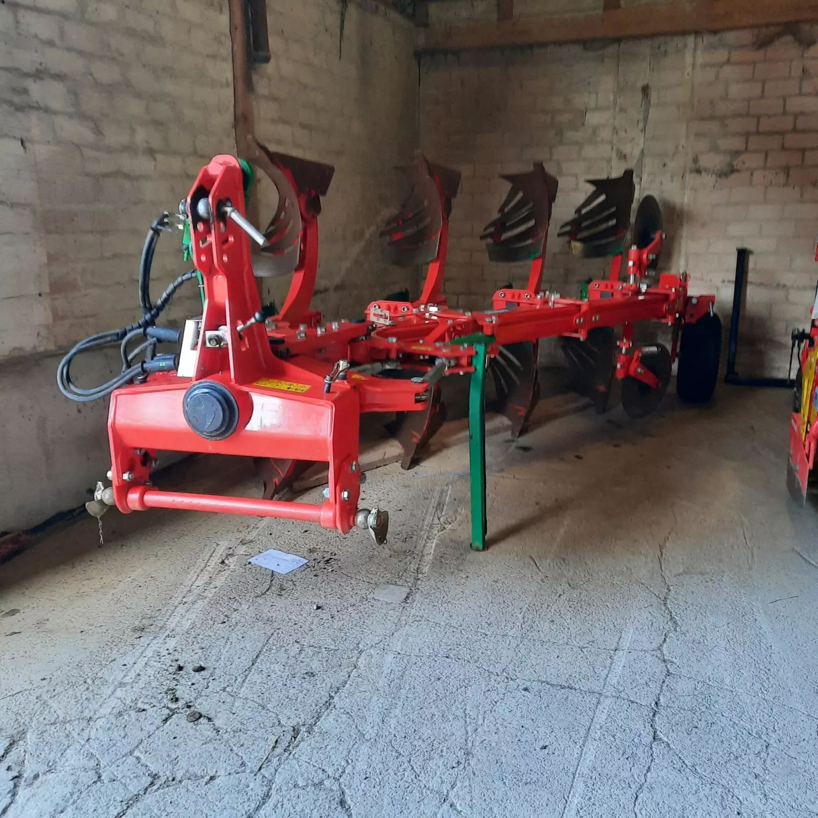 AGRO-MASZ po 4 Pflug 11.000 €
