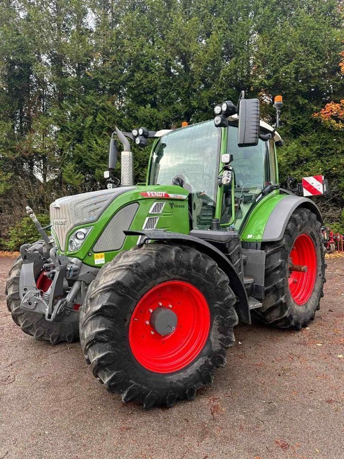Fendt 516 Vario Profi Plus Tractor €130,000