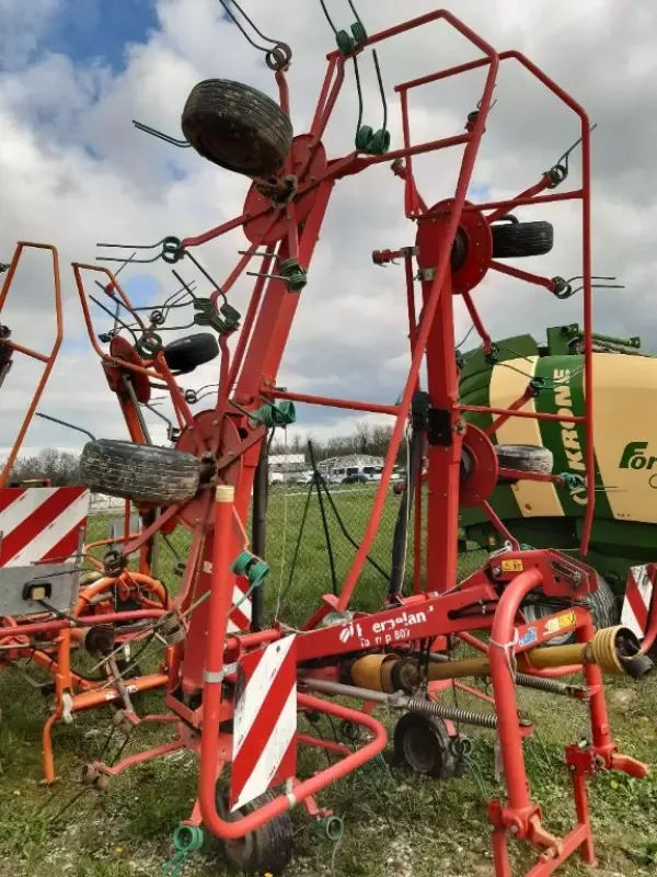 E-FARM: Kverneland 8076 - Tedder - id YMDPKTJ - €5,800 - Year of construction: 2011 - France