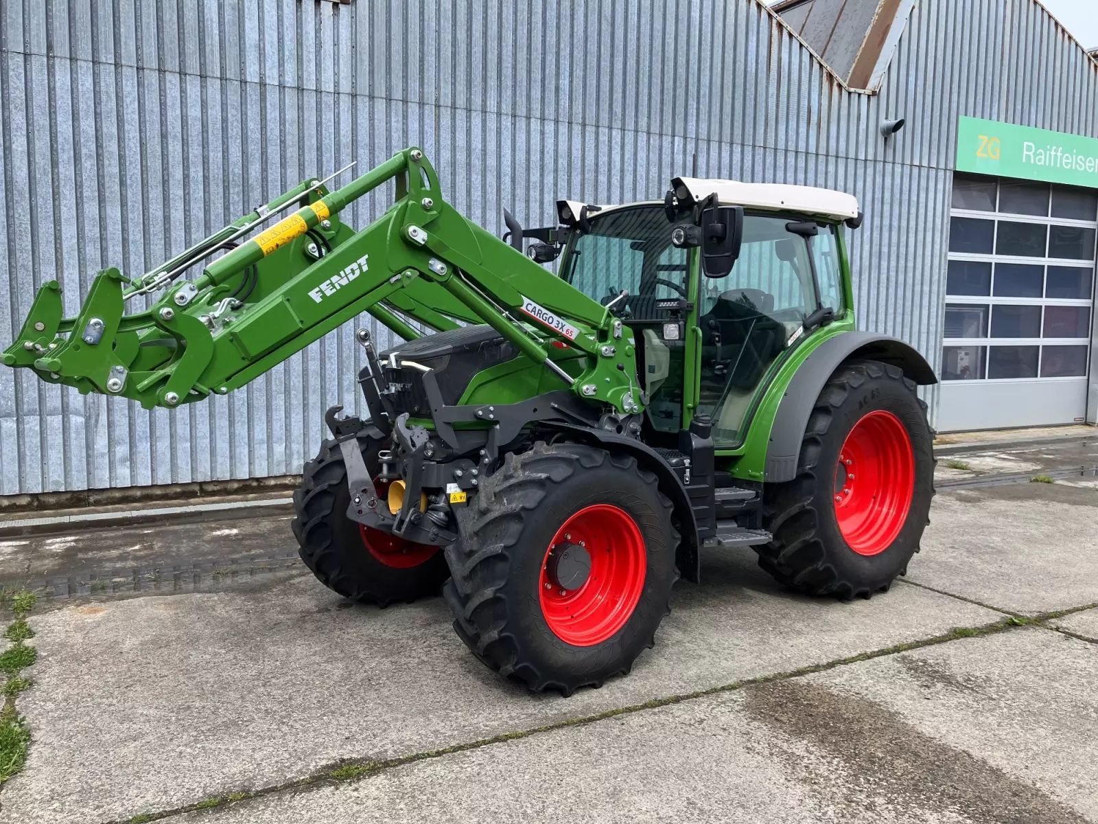 Fendt 211 Vario Traktor 117 647 €