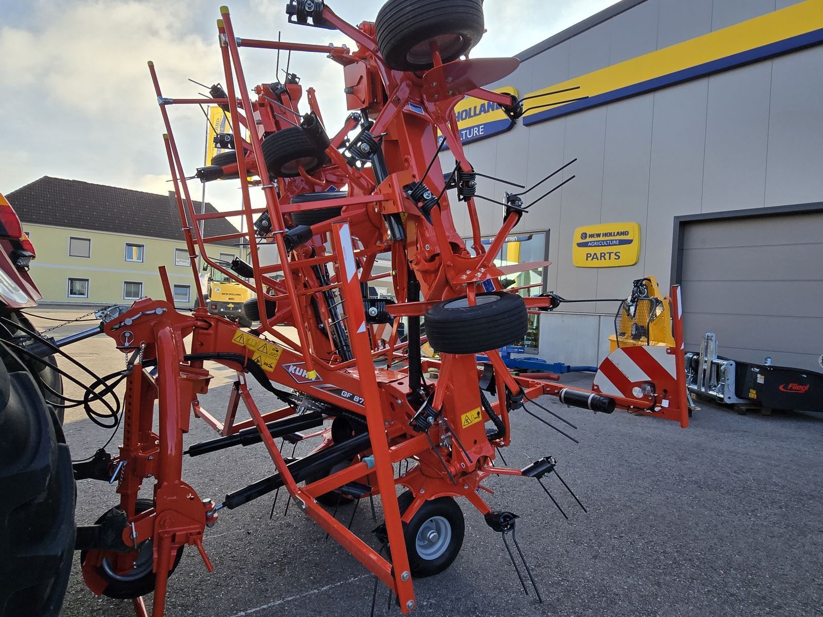 Kuhn GF 8703 Tedder €17,917