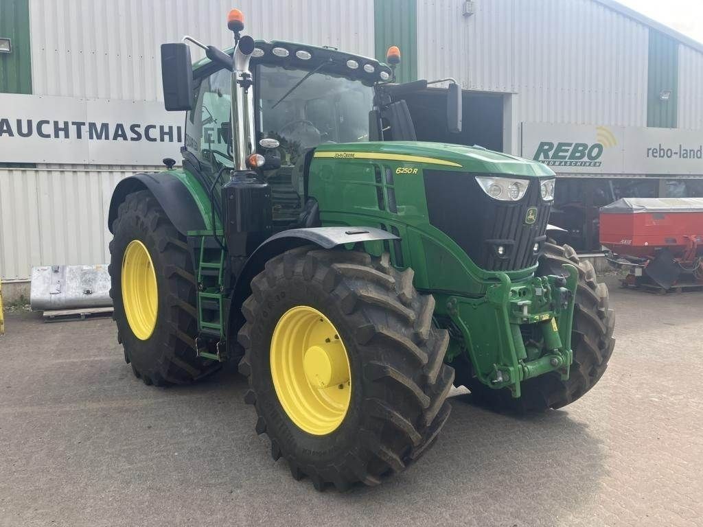 E-FARM: John Deere 6250 R - Tractor - id DGPFE2Q - €124,950 - Year of construction: 2017 - Engine hours: 4,846,Engine power (HP): 250,Germany