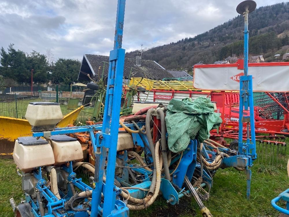 E-FARM: Monosem ng plus - Maszyna do siewu punktowego - id EXH9IA9 - 5400 € - Rok produkcji: 2004 - Francja