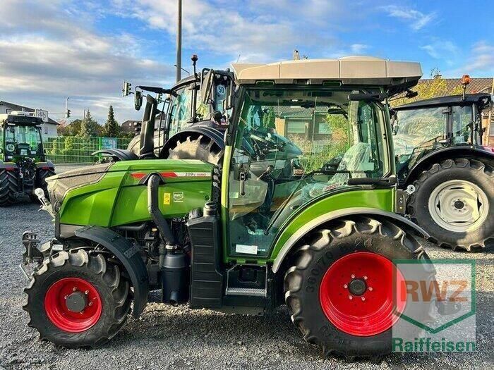 E-FARM: Fendt 209 Vario V - Traktor - id MY63DA4 - 105.000 € - Baujahr: 2023 - Abgelesene Motorstunden: 150,Motorleistung (PS): 89,Deutschland