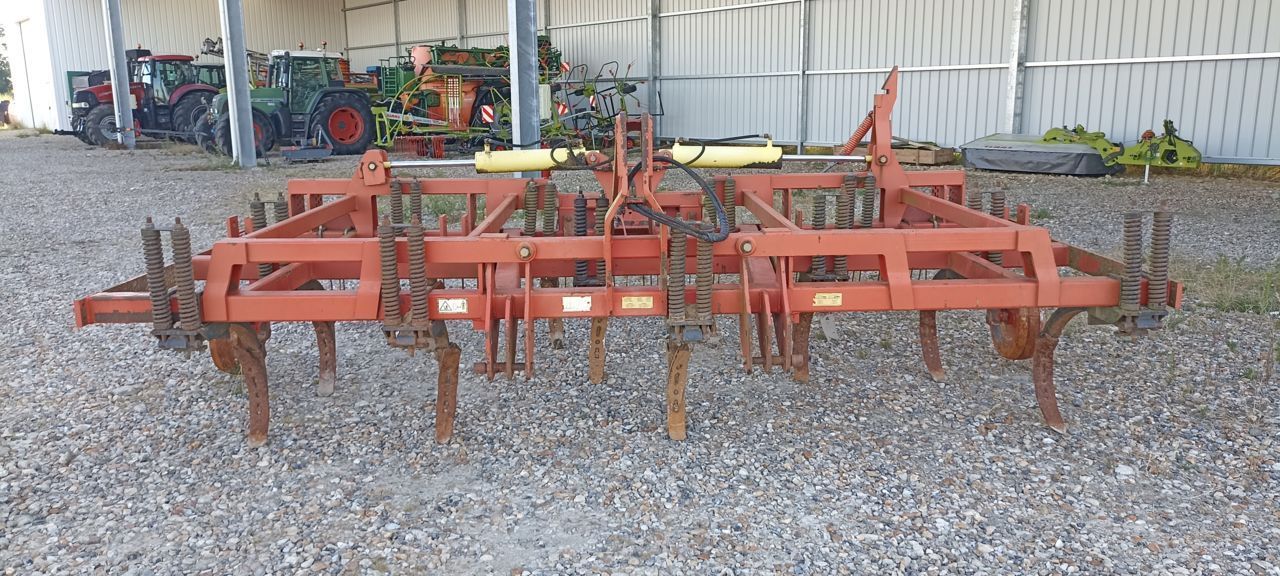 E-FARM: Rau chisam - Grubber - id I38DJA6 - 4.500 € - Baujahr: 2004 - Frankreich