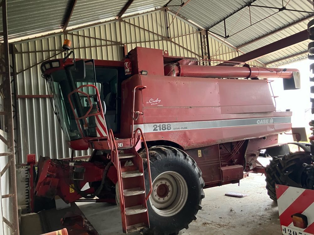 E-FARM: Case IH 2188 - Kombajn zbożowy - id UFQJYH8 - 25 000 € - Rok produkcji: 1996 - Motogodziny: 3500,Francja