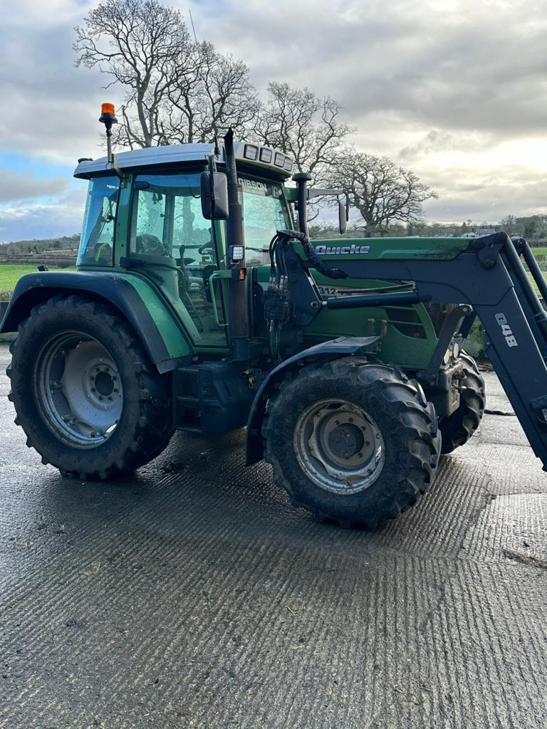 E-FARM: Fendt 312 Vario - Tracteur - id NW53XSS - 53 292 € - Année: 2011 - Lecture du nombre d'heure: 5 100,Puissance du moteur (chevaux): 120,Royaume-Uni