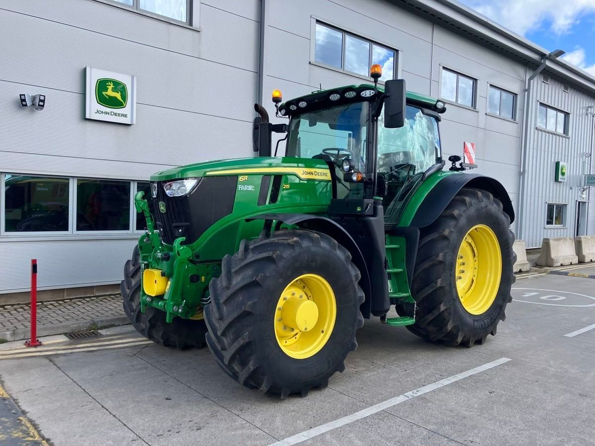 E-FARM: John Deere 6R 215 - Traktor - id KKTPCKG - 149.540 € - Baujahr: 2023 - Abgelesene Motorstunden: 3.200,Motorleistung (PS): 215,Vereinigtes Königreich