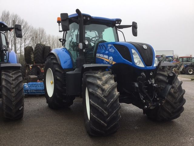 New Holland T7.210 Traktor