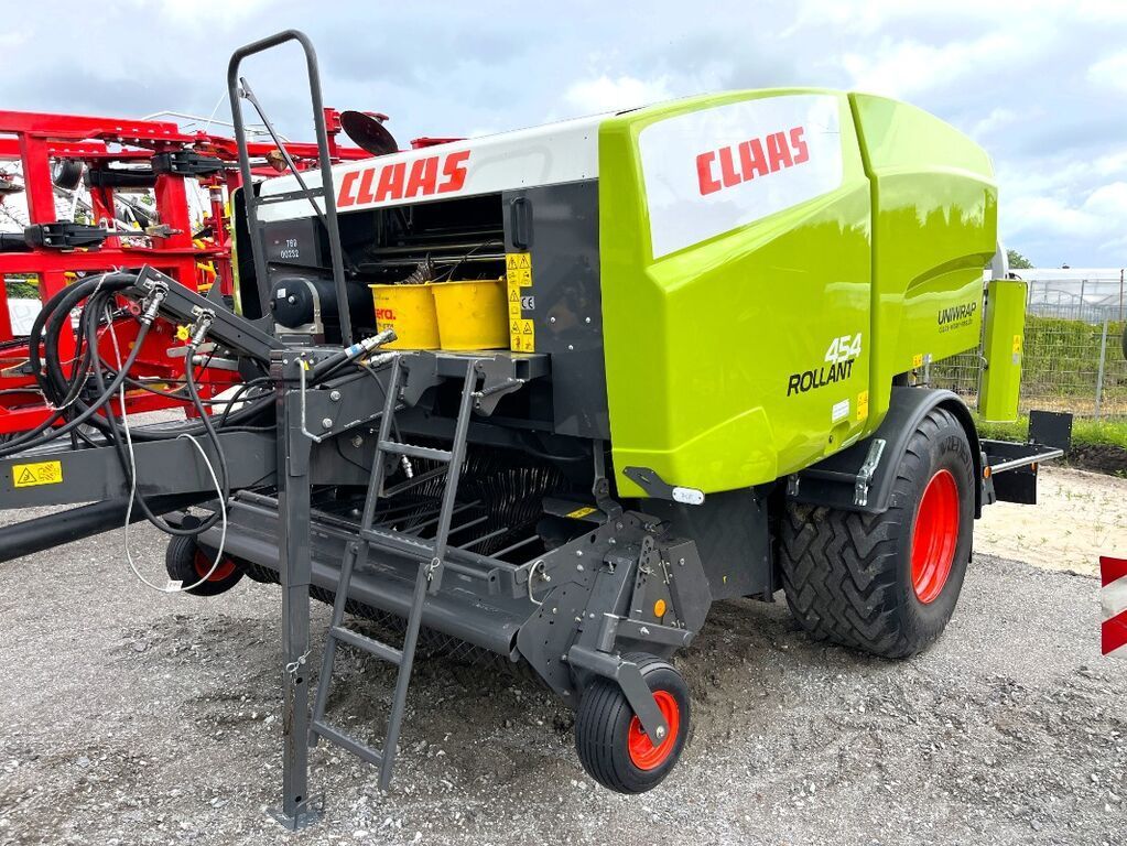 Claas Rollant 454 RC Uniwrap Baler €52,942