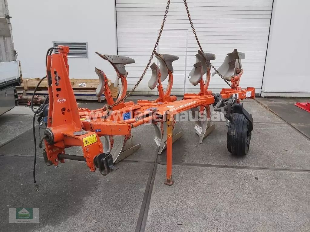 E-FARM: Kuhn mm 121-4 - Pług - id ID7JPQK - 9833 € - Rok produkcji: 2000 - Austria