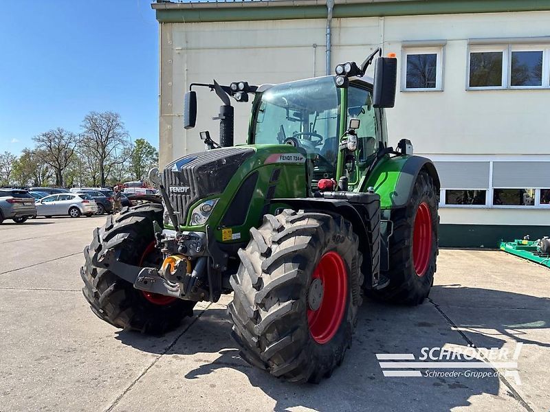 Fendt 724 Vario Profi Plus Tractor €113,885