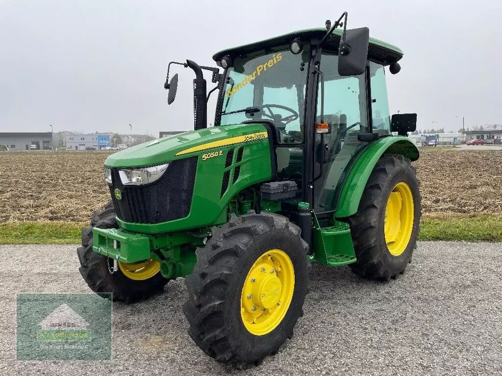 John Deere 5058 E Traktor 38.250 €