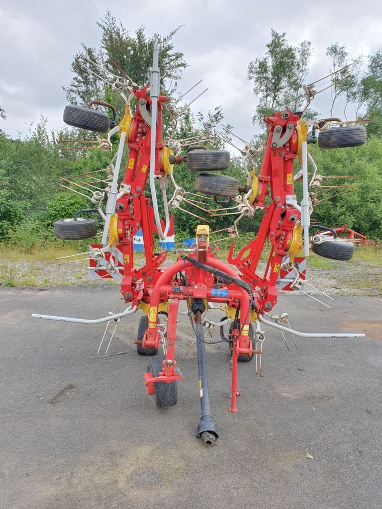 Pöttinger Hit 8.81 Tedder €7,900