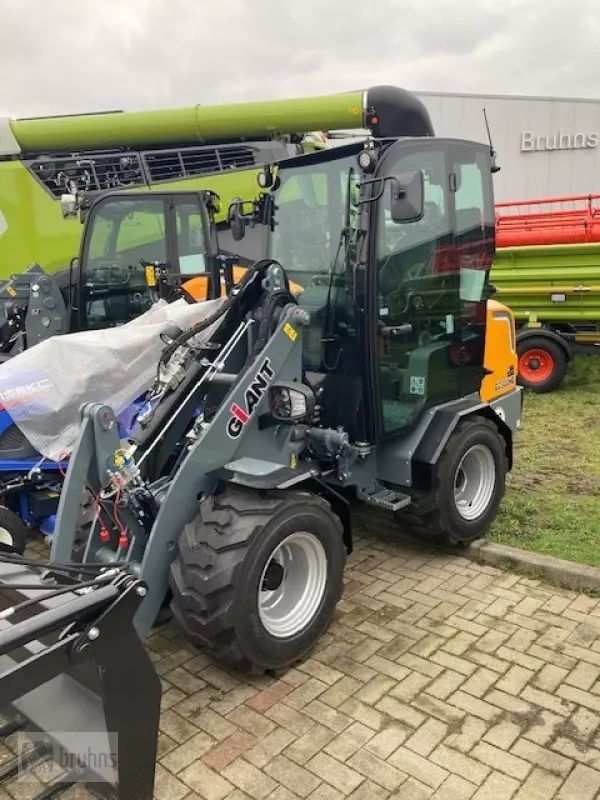 E-FARM: Giant g2300 hd - Chargeuse à roues téléguidée - id EJSQLQM - 43 990 € - Année: 2023 - Lecture du nombre d'heure: 51,Puissance du moteur (chevaux): 26,Allemagne