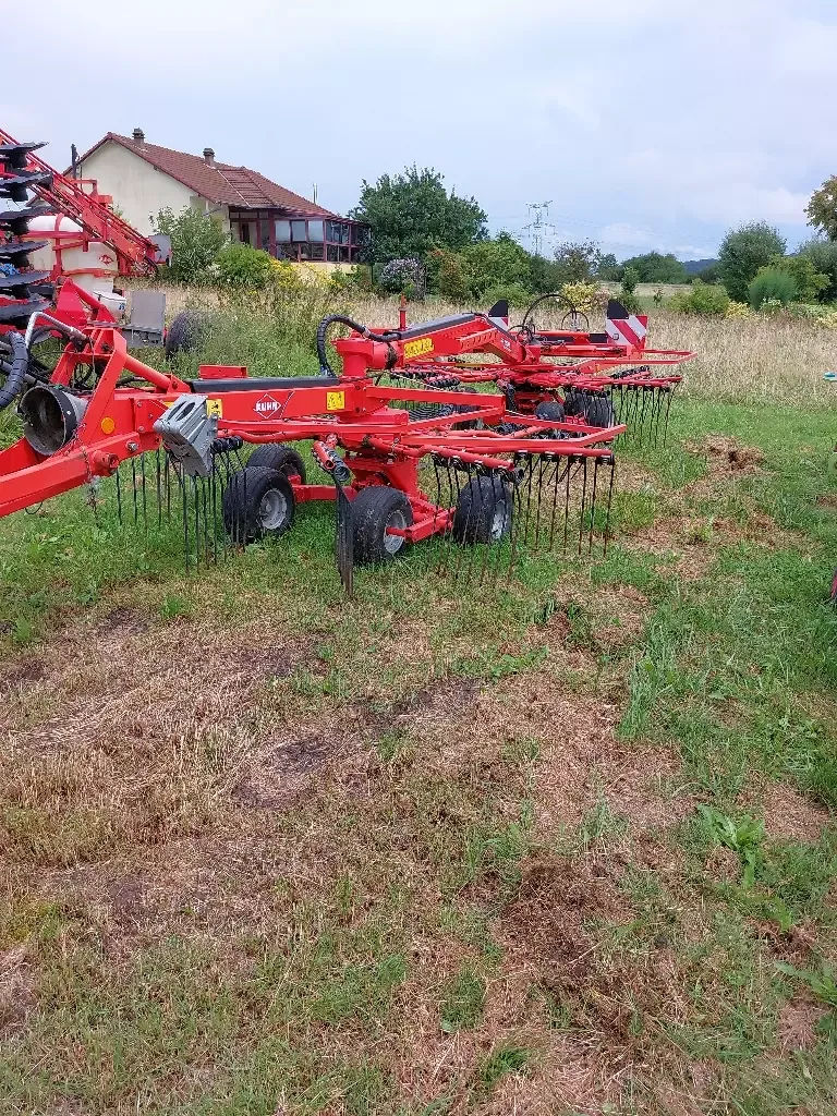 E-FARM: Kuhn GA 6632 - Andaineur - id ZMD3CZB - 9 500 € - Année: 2013 - France