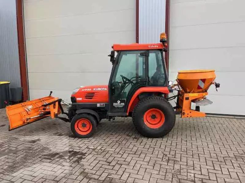 E-FARM: Kubota stv 32 - Tractor - id Q45PSYS - 15.042 € - Año: 2005 - Horas: 3.537,Potencia del motor: 32,Alemania