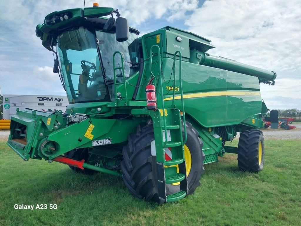 John Deere T 660i Combine harvester €198,000